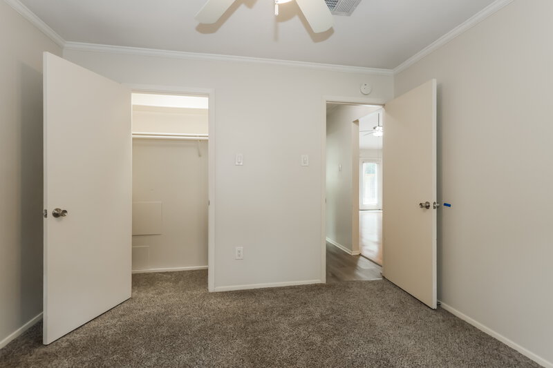 1,755/Mo, 84 Fallshire Dr The Woodlands, TX 77381 Bedroom View