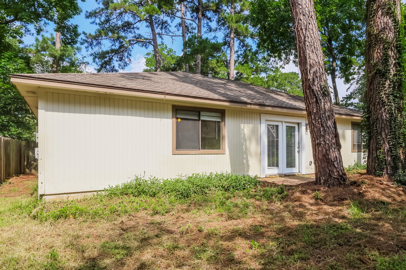 1,755/Mo, 84 Fallshire Dr The Woodlands, TX 77381 Rear View