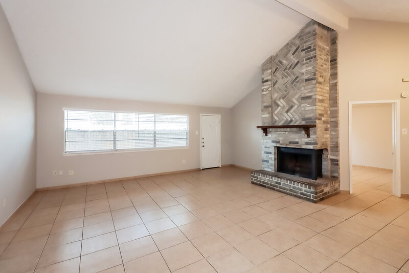 2,035/Mo, 20010 S Pecos Valley Trl Katy, TX 77449 Living Room View