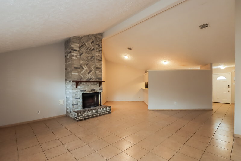 2,035/Mo, 20010 S Pecos Valley Trl Katy, TX 77449 Living Room View 2