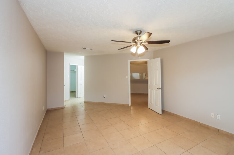 2,035/Mo, 20010 S Pecos Valley Trl Katy, TX 77449 Main Bedroom View 2