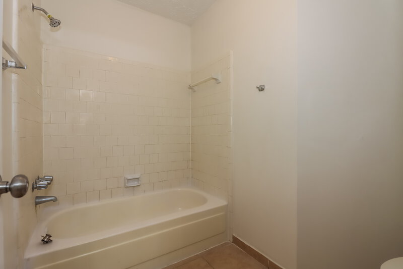 2,035/Mo, 20010 S Pecos Valley Trl Katy, TX 77449 Bathroom View