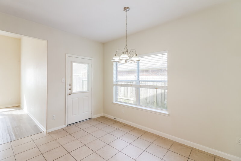 2,135/Mo, 10007 Barr Lake Dr Houston, TX 77095 Breakfast Nook View