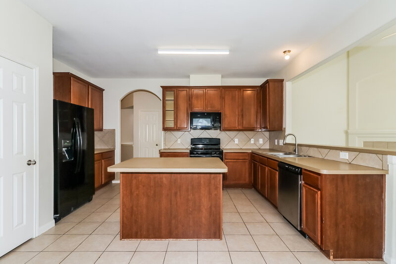 2,135/Mo, 10007 Barr Lake Dr Houston, TX 77095 Kitchen View