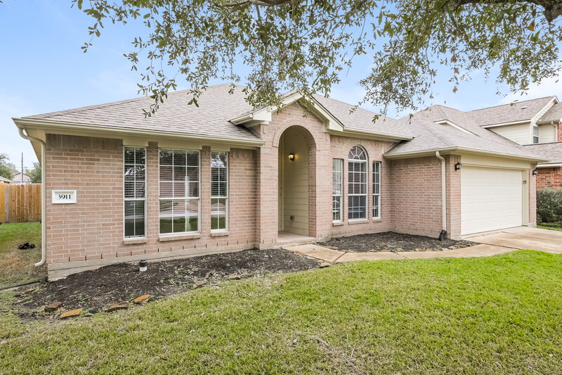 2,095/Mo, 3911 E Teal Estates Cir Fresno, TX 77545 Front View