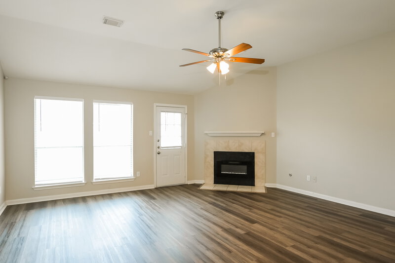 2,095/Mo, 3911 E Teal Estates Cir Fresno, TX 77545 Living Room View