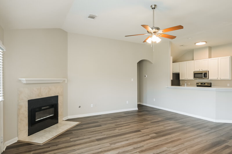 2,095/Mo, 3911 E Teal Estates Cir Fresno, TX 77545 Living Room View 2
