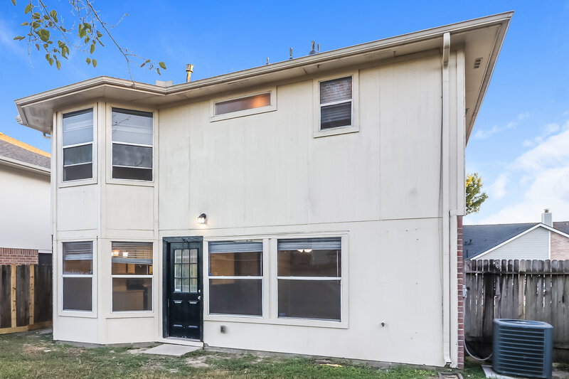 1,690/Mo, 8530 Wild Basin Dr Houston, TX 77088 Rear View