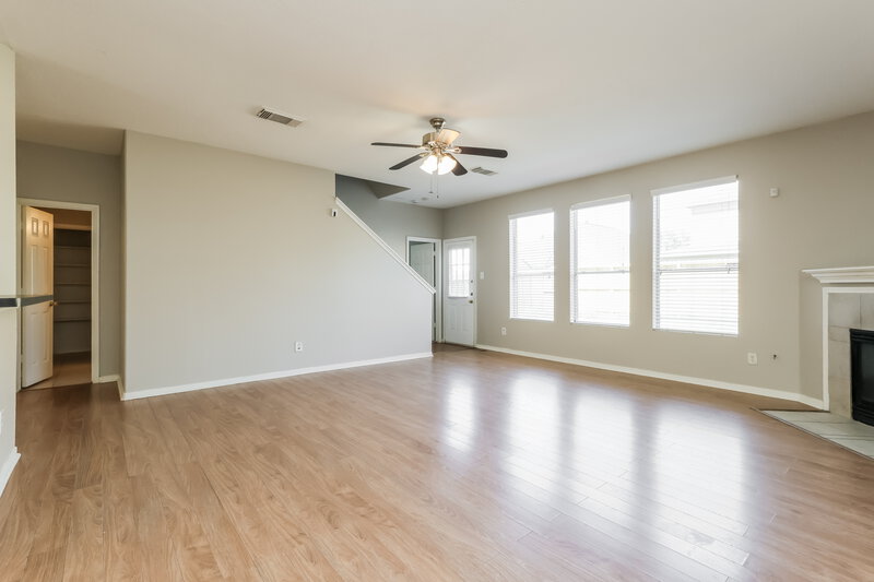 2,215/Mo, 12131 English Brook Cir Humble, TX 77346 Living Room View