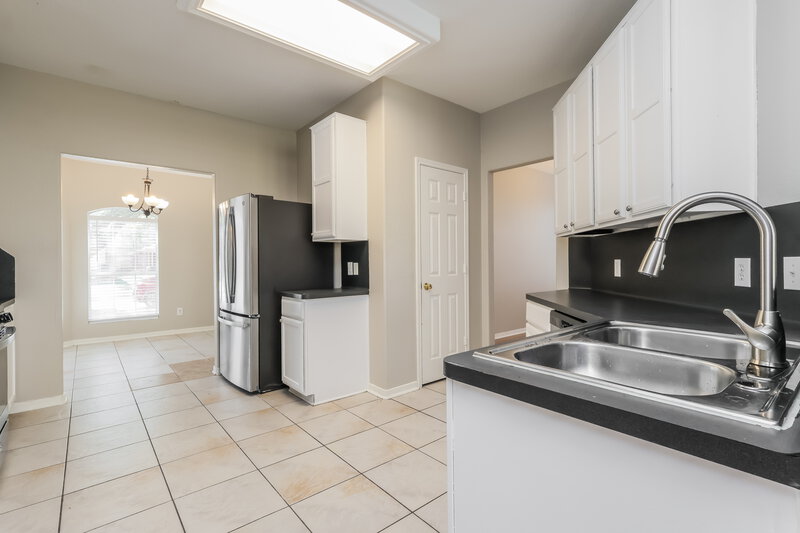 2,215/Mo, 12131 English Brook Cir Humble, TX 77346 Kitchen View