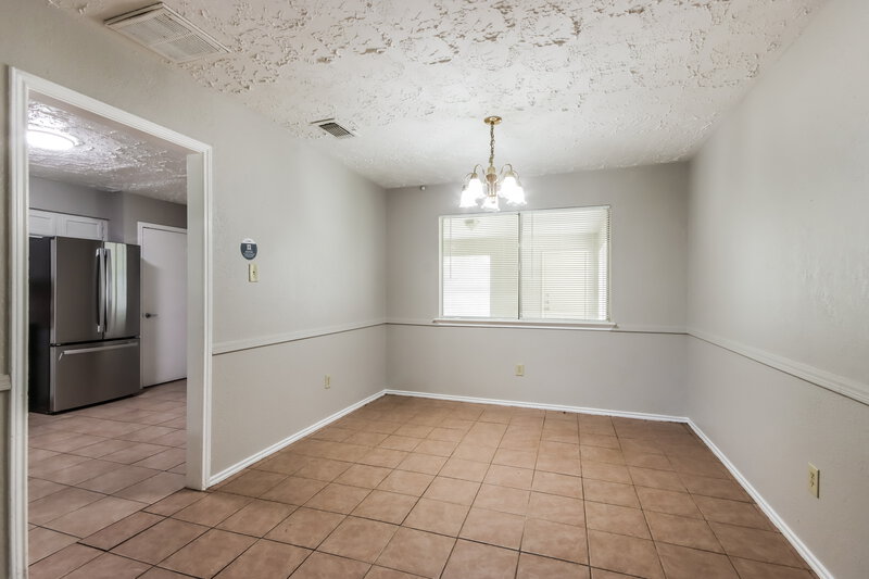 2,120/Mo, 10618 Plum Lake Dr Houston, TX 77065 Dining Room View