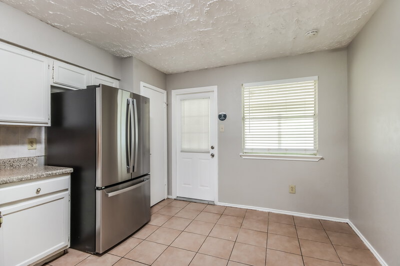 2,120/Mo, 10618 Plum Lake Dr Houston, TX 77065 Kitchen View