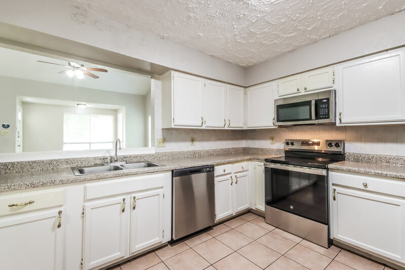 2,120/Mo, 10618 Plum Lake Dr Houston, TX 77065 Kitchen View 2