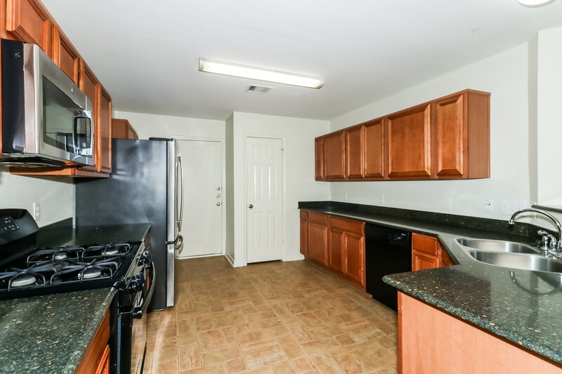 1,965/Mo, 2727 Skyview Grove Ct Houston, TX 77047 Kitchen View 2