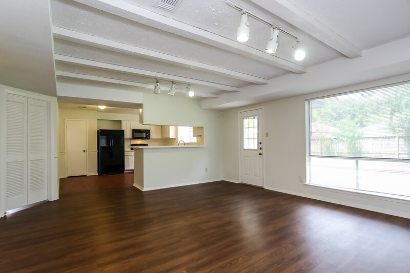 2,010/Mo, 21307 Fernhollow Ln Spring, TX 77388 Family Room View 2