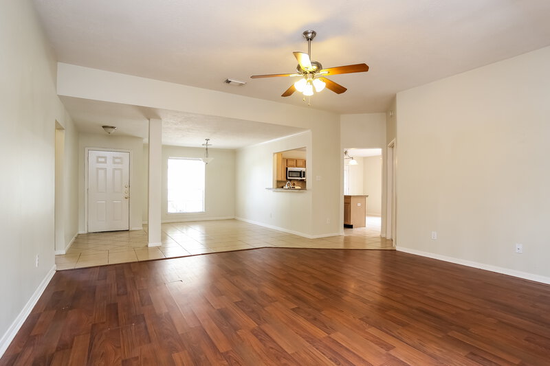 1,945/Mo, 28727 Stapleford St Spring, TX 77386 Living Room View