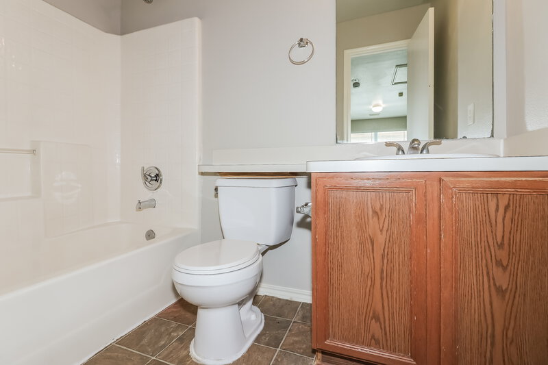 0/Mo, 3407 Dartmouth Field Ln Fresno, TX 77545 Bathroom View