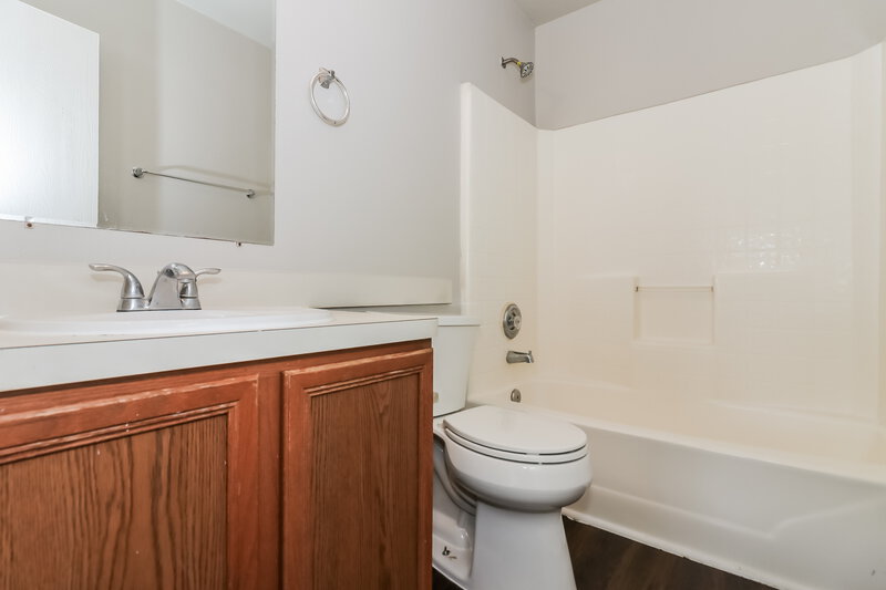 0/Mo, 3407 Dartmouth Field Ln Fresno, TX 77545 Bathroom View 2