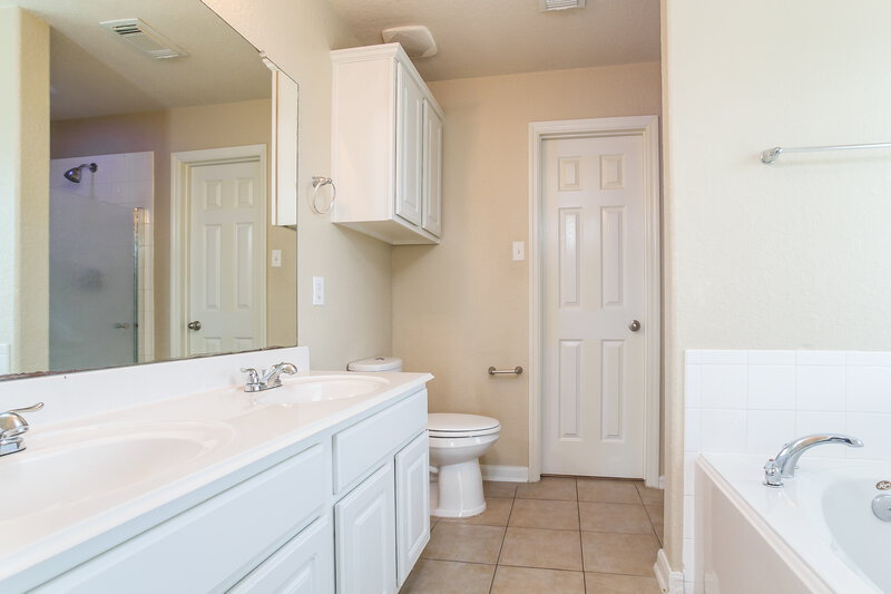 2,275/Mo, 3106 Crossout Ct Spring, TX 77373 Master Bathroom View