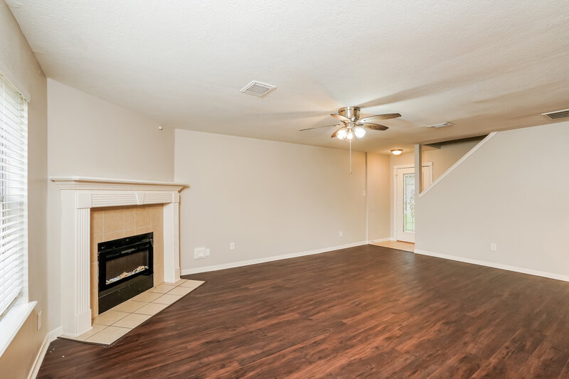 2,130/Mo, 3315 Maymist Dr Katy, TX 77449 Living Room View 2