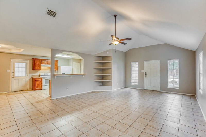 1,650/Mo, 18719 Reynolds Park Dr Katy, TX 77449 Living Room View 2