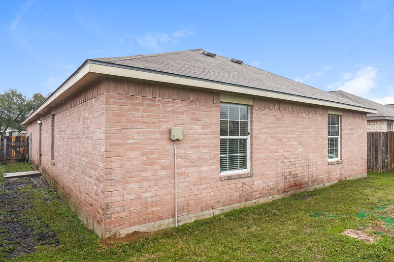 1,650/Mo, 18719 Reynolds Park Dr Katy, TX 77449 Rear View