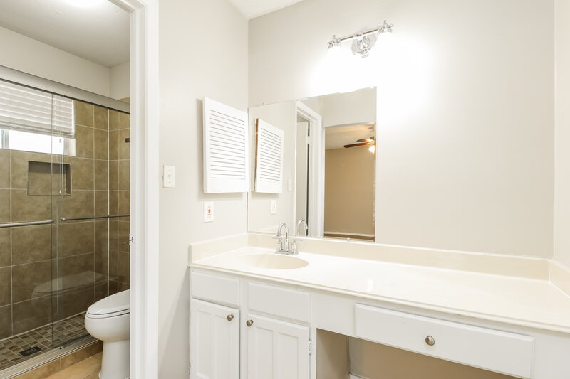 1,785/Mo, 4703 Lost Lake Ln Spring, TX 77388 Main Bathroom View