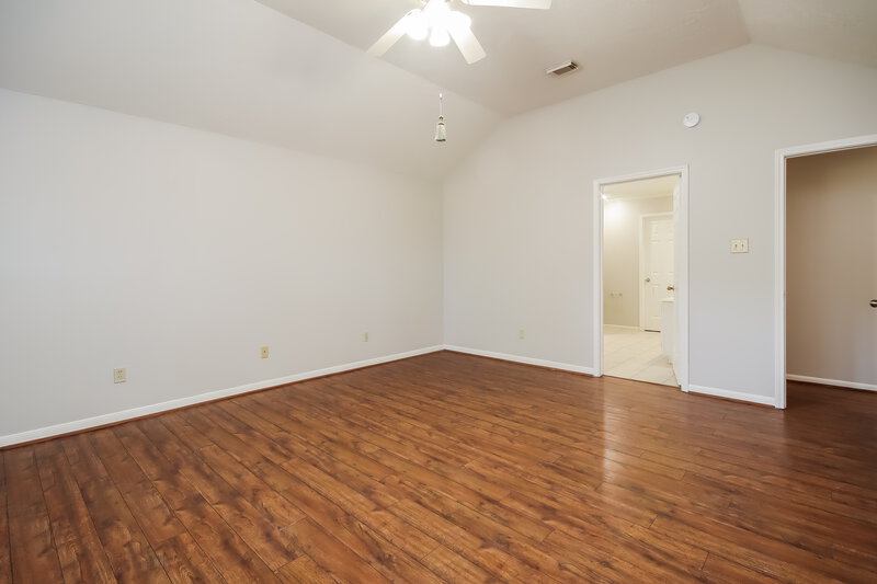 2,385/Mo, 19002 Dee Woods Dr Humble, TX 77346 Main Bedroom View