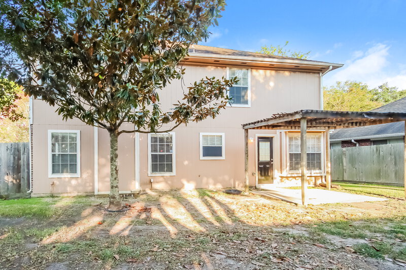 2,385/Mo, 19002 Dee Woods Dr Humble, TX 77346 Rear View
