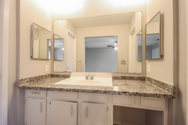 1,625/Mo, 4511 Chestergate Dr Spring, TX 77373 Main Bathroom View