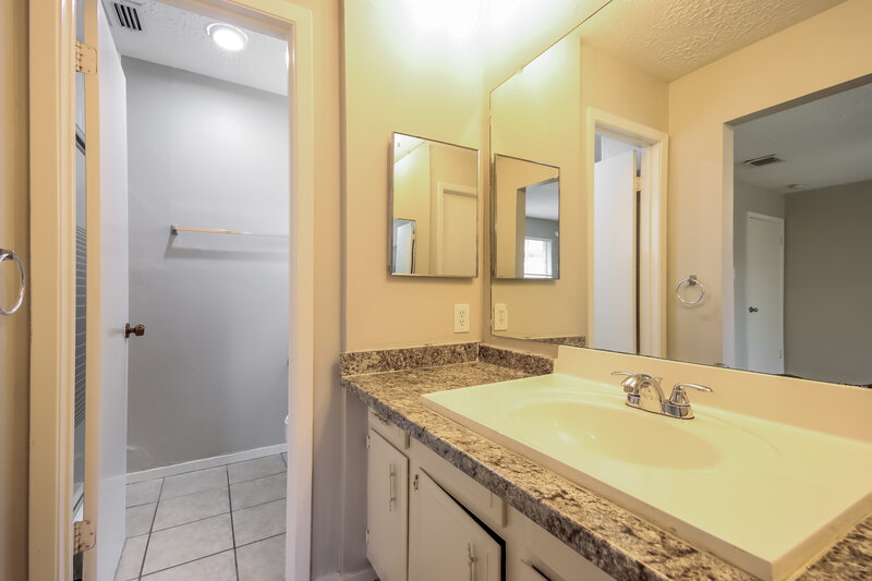1,625/Mo, 4511 Chestergate Dr Spring, TX 77373 Main Bathroom View 2