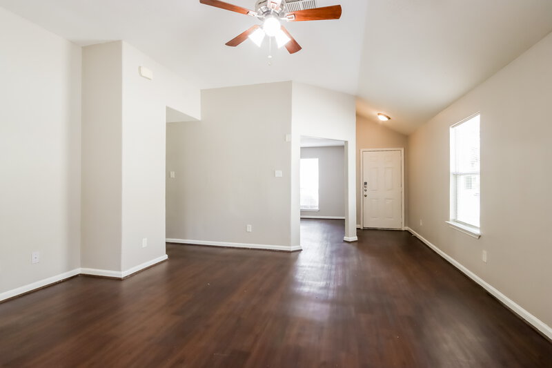 1,880/Mo, 3607 Bluebird Park Ln Humble, TX 77338 Living Room View 2