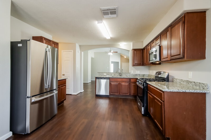 1,880/Mo, 3607 Bluebird Park Ln Humble, TX 77338 Kitchen View