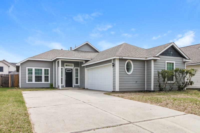 1,785/Mo, 5714 Straight Way Humble, TX 77339 Front View