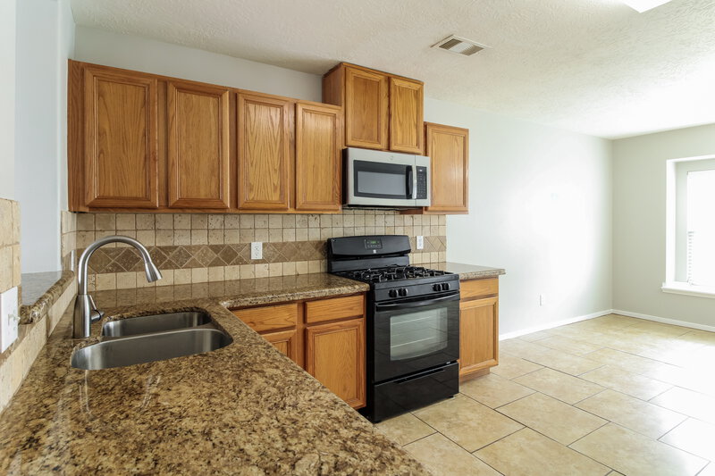 1,785/Mo, 5714 Straight Way Humble, TX 77339 Kitchen View