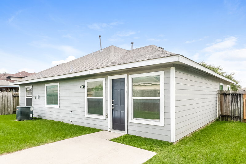 1,830/Mo, 5714 Straight Way Humble, TX 77339 Rear View