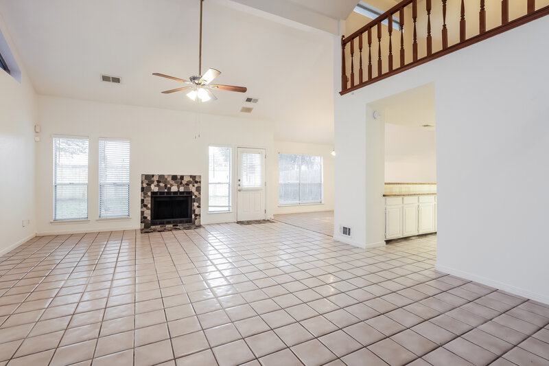 2,145/Mo, 13611 Lynnville Dr Houston, TX 77065 Living Room View