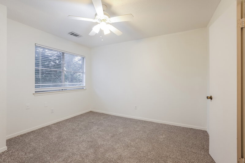 2,145/Mo, 13611 Lynnville Dr Houston, TX 77065 Bedroom View
