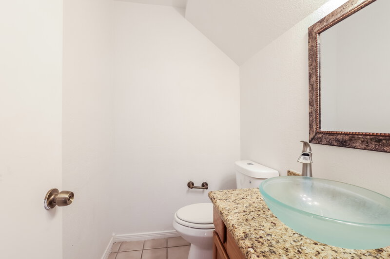 2,145/Mo, 13611 Lynnville Dr Houston, TX 77065 Bathroom View