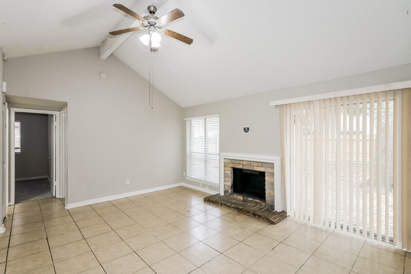 1,705/Mo, 19523 Elmtree Estates Dr Katy, TX 77449 Living Room View