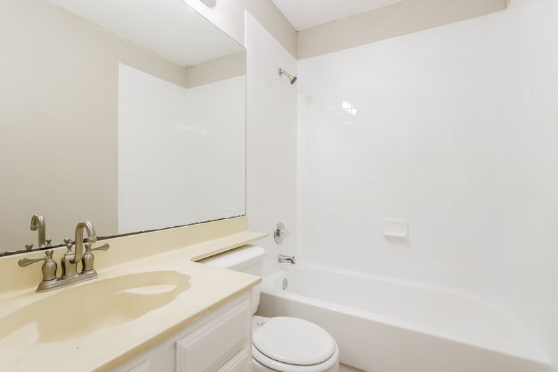 1,705/Mo, 19523 Elmtree Estates Dr Katy, TX 77449 Bathroom View