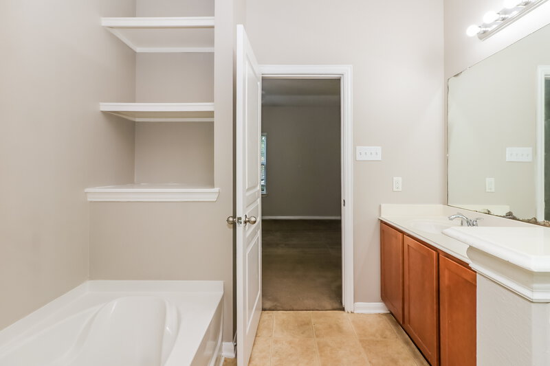 1,885/Mo, 8119 Almera Falls Dr Cypress, TX 77433 Main Bathroom View