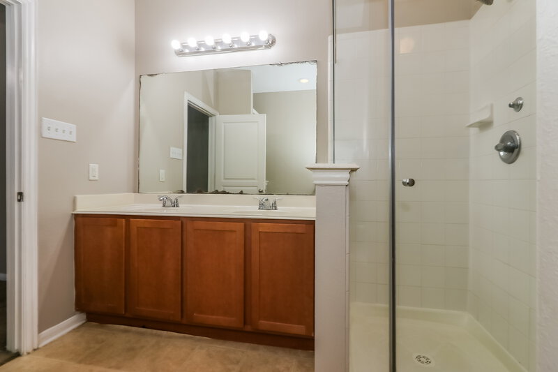 1,885/Mo, 8119 Almera Falls Dr Cypress, TX 77433 Main Bathroom View 2