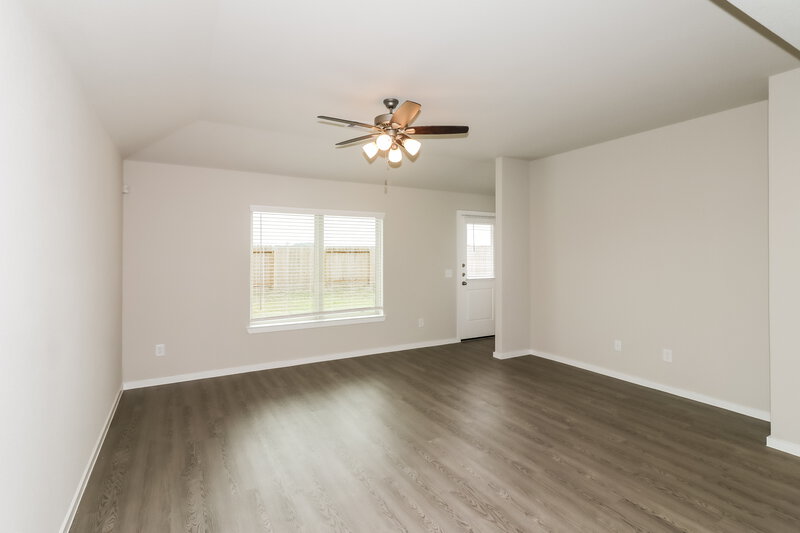 1,870/Mo, 17335 Roxboro Rdg Ln Crosby, TX 77532 Living Room View