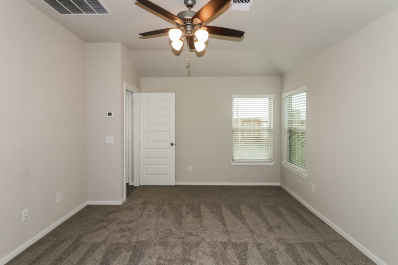 1,870/Mo, 17335 Roxboro Rdg Ln Crosby, TX 77532 Main Bedroom View