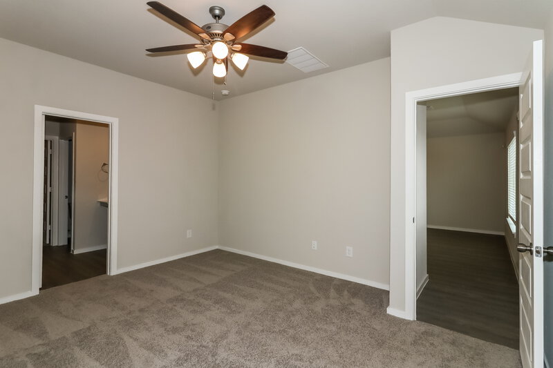1,870/Mo, 17335 Roxboro Rdg Ln Crosby, TX 77532 Main Bedroom View 2