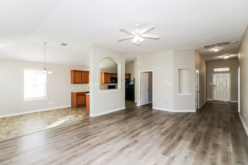 1,725/Mo, 3623 Elmwood Dale Dr Fresno, TX 77545 Living Room View 2