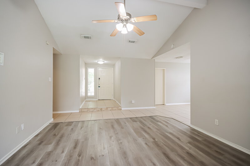 1,865/Mo, 4306 Hickorygate Dr Spring, TX 77373 Living Room View 2
