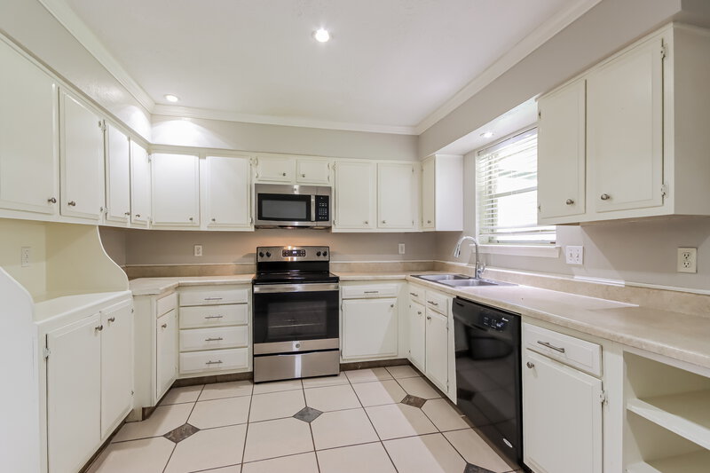 1,865/Mo, 4306 Hickorygate Dr Spring, TX 77373 Kitchen View