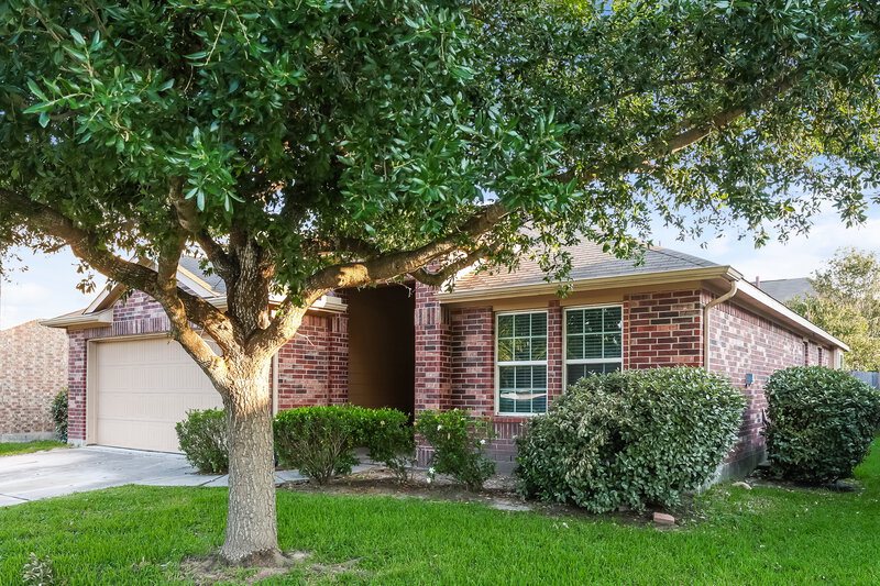 1,985/Mo, 21519 Kings Bend Dr Kingwood, TX 77339 Front View